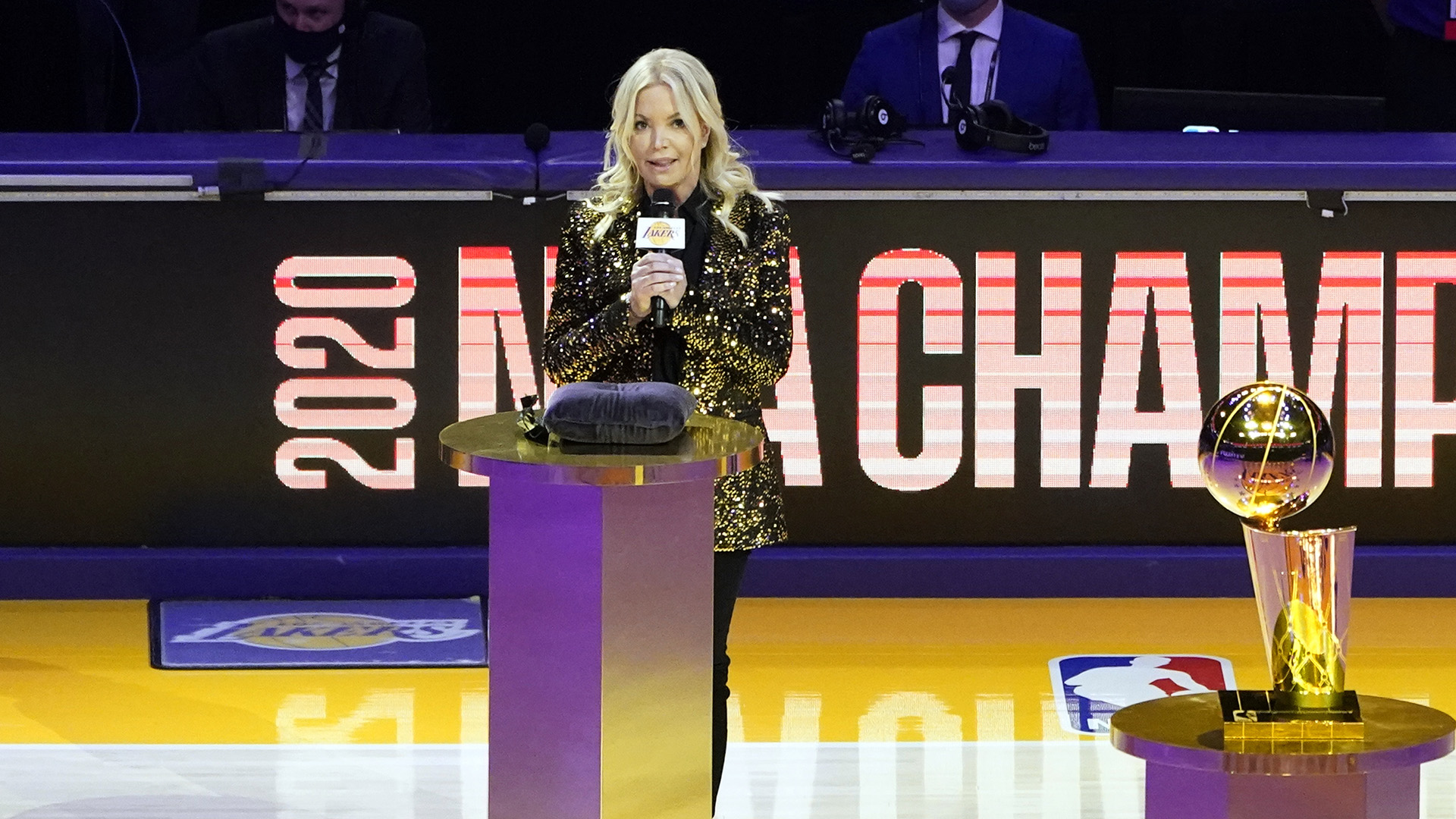 Lakers To Unveil 2019-20 Championship Banner On May 12 Against Rockets