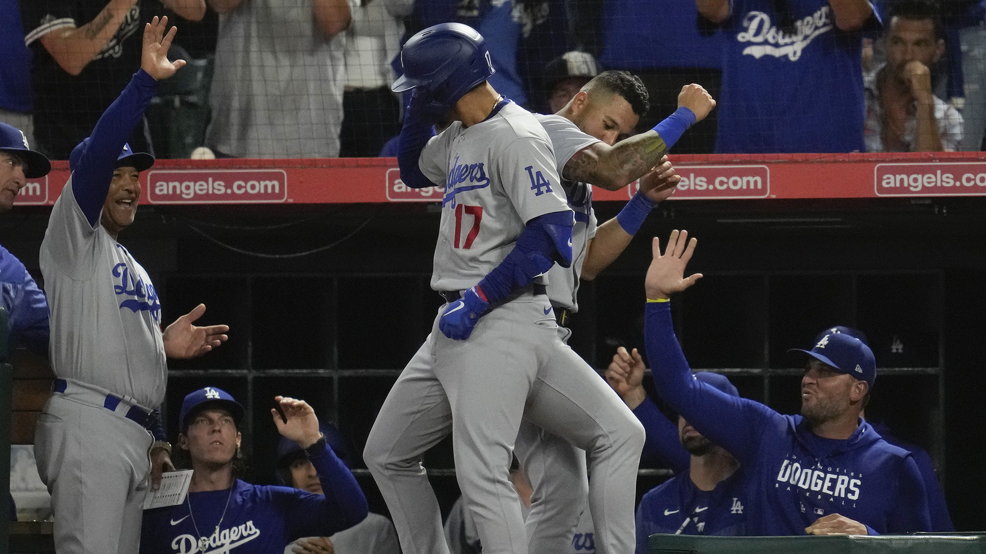 Highlights from the Astros' World Series Game 2 win over the Dodgers 